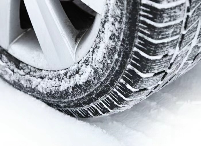 スタッドレスタイヤ販売・取付